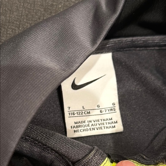 Nike kids Gray and Black Tracksuit with Neon Accents, size 7 - Picture 5 of 7